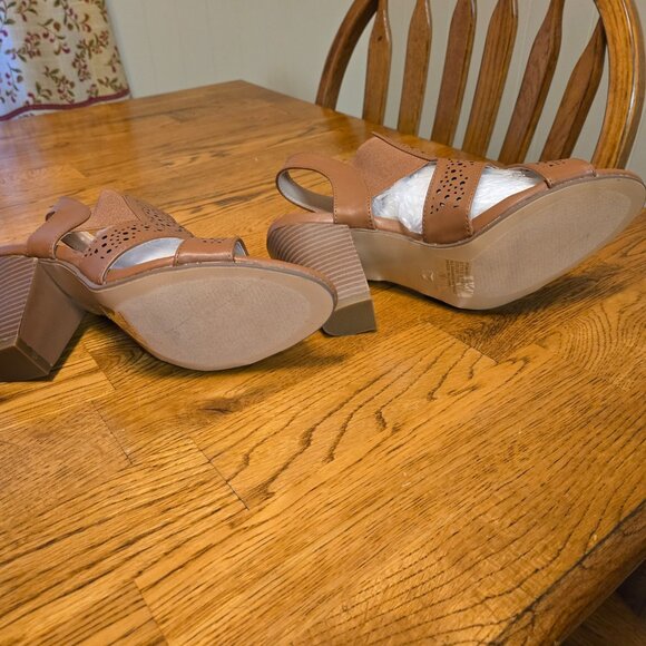 Sandals - Picture 4 of 4